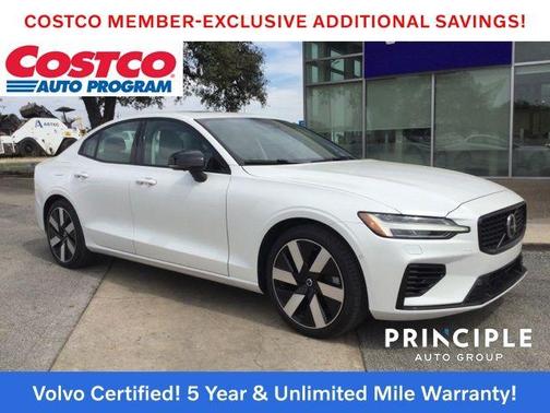 2024 Volvo S60 Recharge Plug-In Hybrid T8 Ultimate Dark Theme