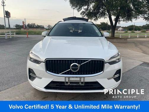 2022 Volvo XC60 B5 Momentum