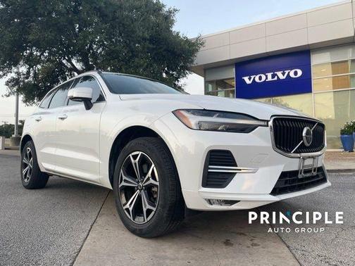 2022 Volvo XC60 B5 Momentum