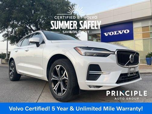 2022 Volvo XC60 B5 Momentum