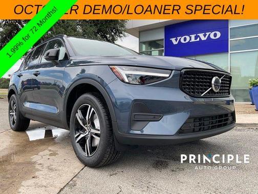 2026 Volvo XC40 B5 Core