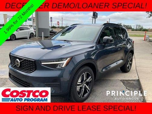 2026 Volvo XC40 B5 Core