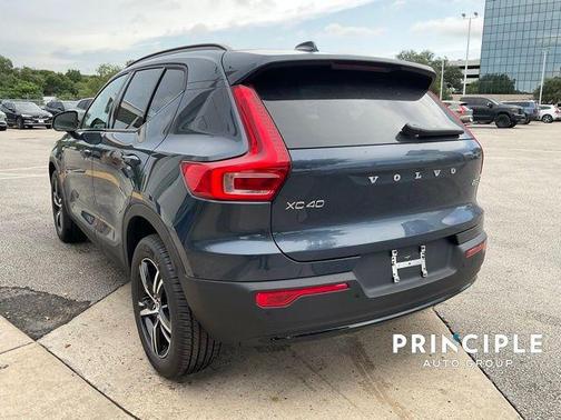 2026 Volvo XC40 B5 Core