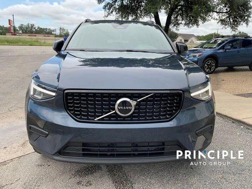2026 Volvo XC40 B5 Core