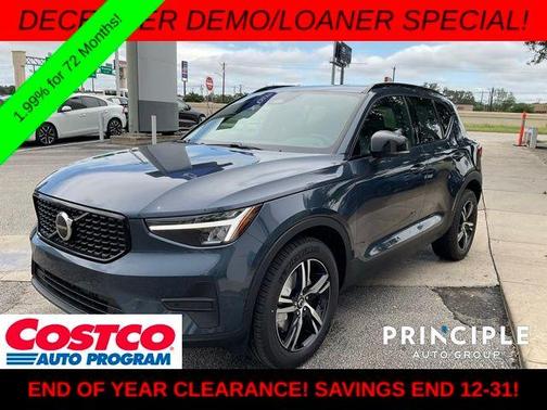 2026 Volvo XC40 B5 Core