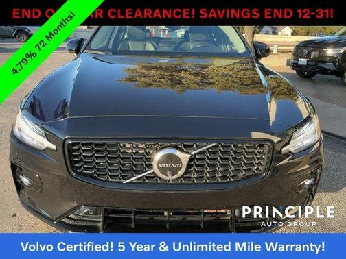 2024 Volvo S60 B5 Plus Dark Theme