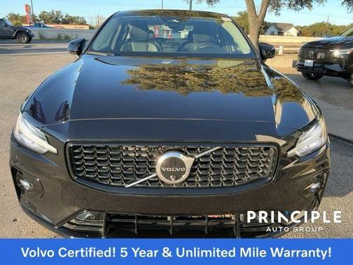 2024 Volvo S60 B5 Plus Dark Theme