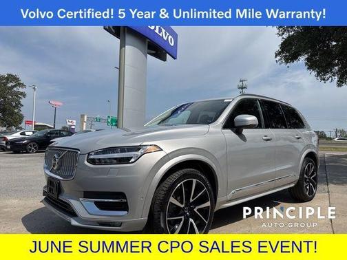 2023 Volvo XC90 B5 Plus