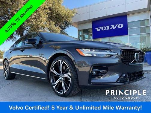 2024 Volvo S60 B5 Plus Dark Theme