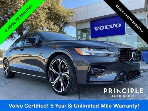 2024 Volvo S60 B5 Plus Dark Theme