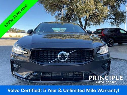 2024 Volvo S60 B5 Plus Dark Theme