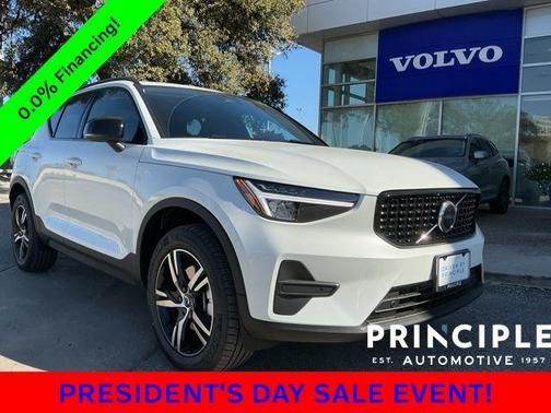 2026 Volvo XC40 B5 Core