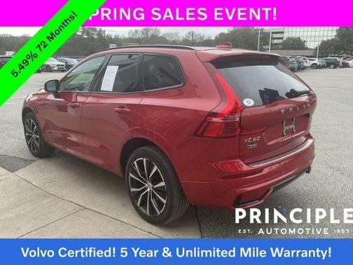 2024 Volvo XC60 B5 Plus Dark Theme