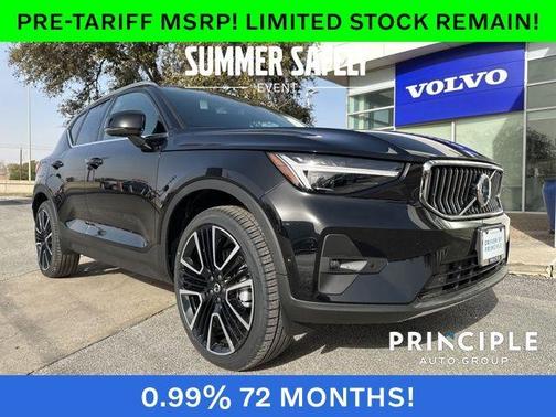 2025 Volvo XC40 B5 Ultra Bright Theme