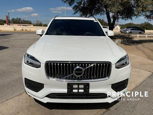 2022 Volvo XC90 T6 Momentum 7 Passenger