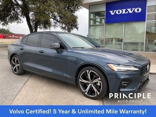 2024 Volvo S60 B5 Plus Dark Theme