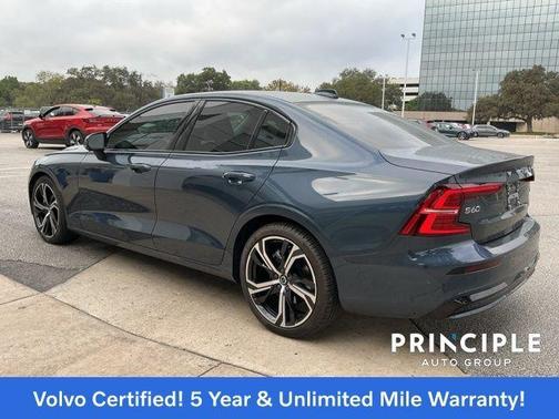 2024 Volvo S60 B5 Plus Dark Theme