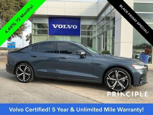 2024 Volvo S60 B5 Plus Dark Theme