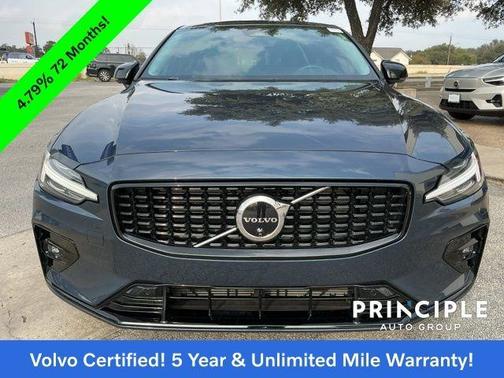 2024 Volvo S60 B5 Plus Dark Theme