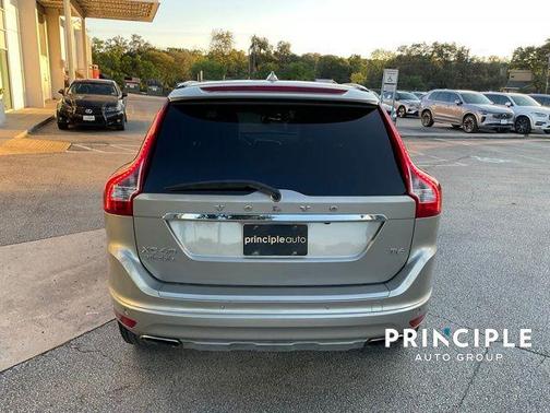 2016 Volvo XC60 T6 Drive-E