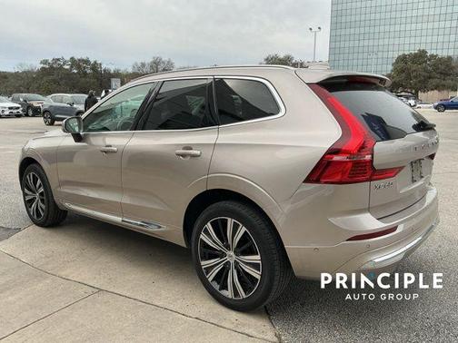 2023 Volvo XC60 B5 Plus Bright Theme