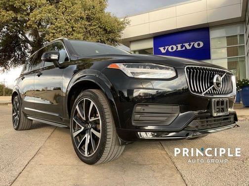 2022 Volvo XC90 T6 Momentum 7 Passenger