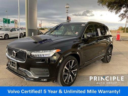 2022 Volvo XC90 T6 Momentum 7 Passenger