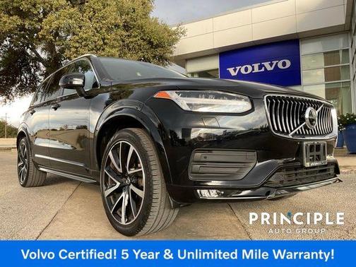 2022 Volvo XC90 T6 Momentum 7 Passenger