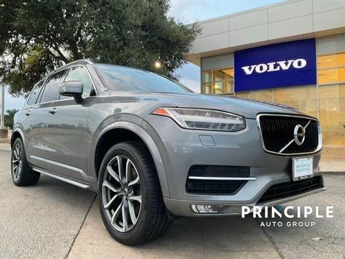 2018 Volvo XC90 T6 Momentum