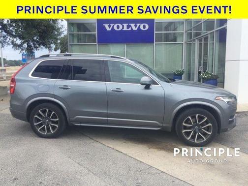 2018 Volvo XC90 T6 Momentum