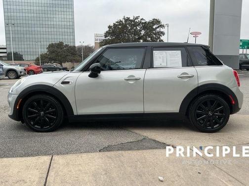 2017 MINI Hardtop Cooper