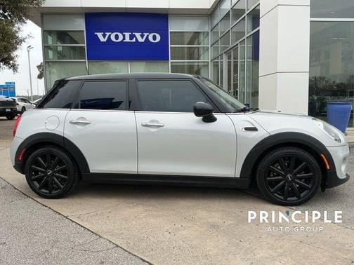 2017 MINI Hardtop Cooper