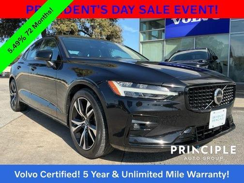 2024 Volvo S60 B5 Core Dark Theme