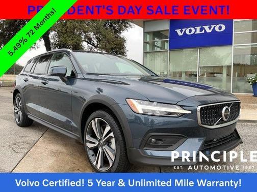 2025 Volvo V60 Cross Country B5 Plus