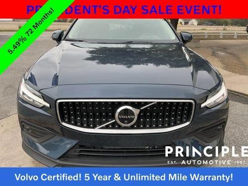 2025 Volvo V60 Cross Country B5 Plus