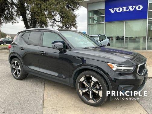 2019 Volvo XC40 T5 Momentum