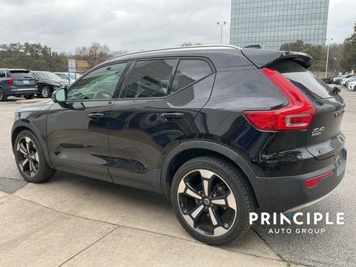 2019 Volvo XC40 T5 Momentum