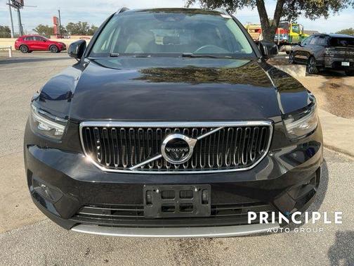 2019 Volvo XC40 T5 Momentum