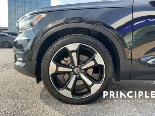 2019 Volvo XC40 T5 Momentum