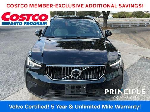 2025 Volvo XC40 B5 Core Bright Theme