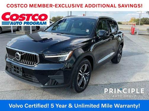 2025 Volvo XC40 B5 Core Bright Theme