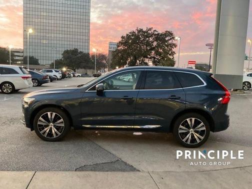 2023 Volvo XC60 B5 Plus Bright Theme