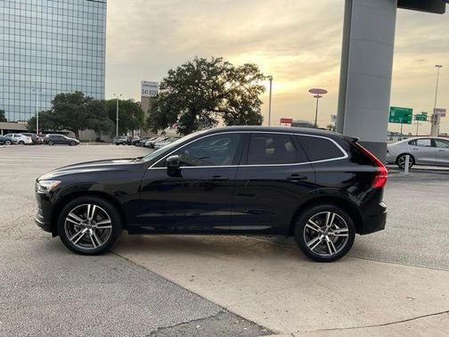 2020 Volvo XC60 T5 Momentum