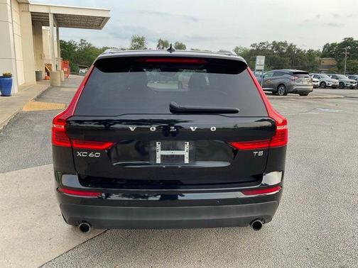 2020 Volvo XC60 T5 Momentum