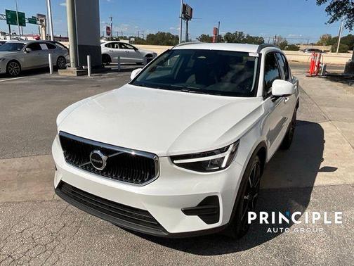 2023 Volvo XC40 B4 Core
