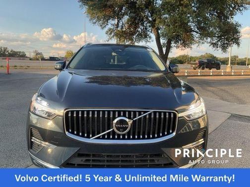 2023 Volvo XC60 B5 Ultimate Bright Theme