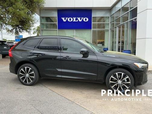 Onyx Black Metallic 2023 Volvo XC60 B5 Plus Dark Theme