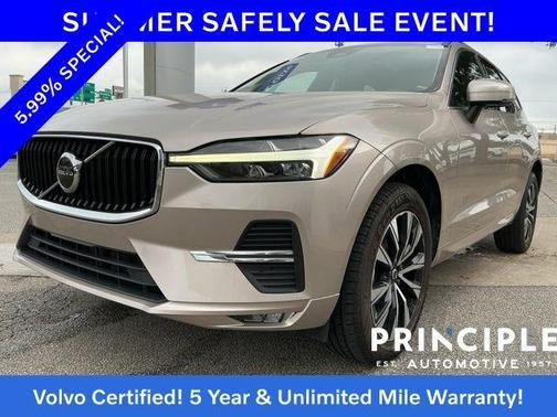 Bright 2023 Volvo XC60 B5 Core
