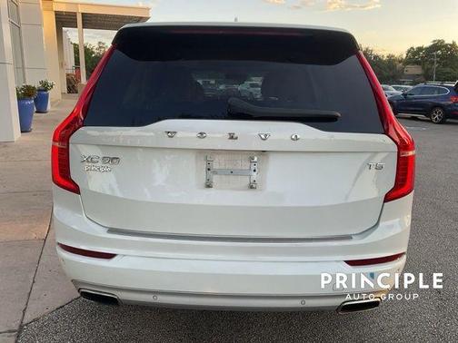 2020 Volvo XC90 T5 Momentum 7 Passenger