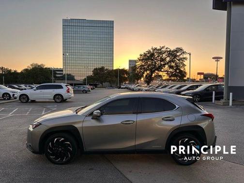 2021 Lexus UX 250h Base